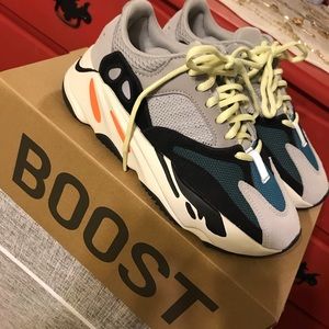 Yeezy boost 700 Wave Runner
